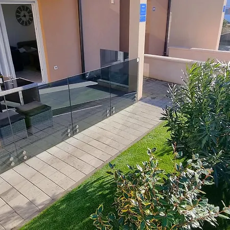 Mit Meerblick, 50 Meter Vom Sandstrand - Nin