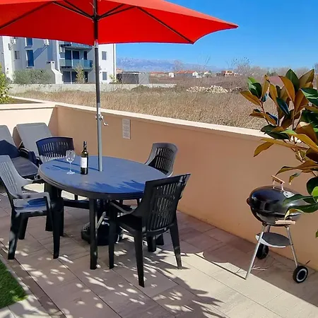 Apartment Mit Meerblick, 50 Meter Vom Sandstrand -