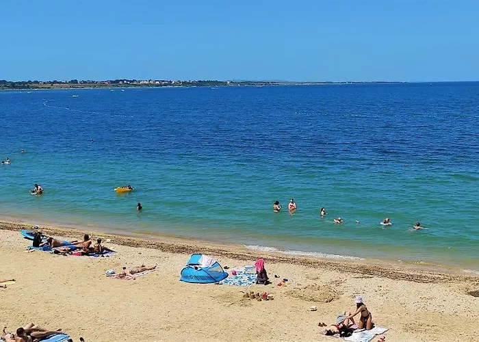 Mit Meerblick, 50 Meter Vom Sandstrand - *
