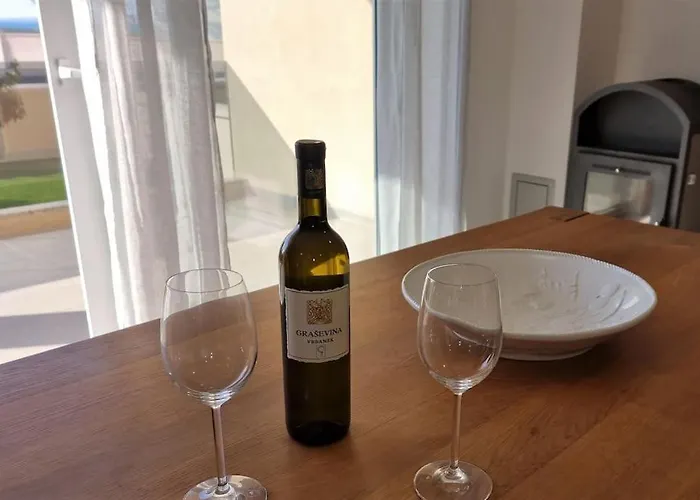 Apartment Mit Meerblick, 50 Meter Vom Sandstrand - Nin