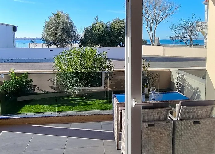 Mit Meerblick, 50 Meter Vom Sandstrand - Nin