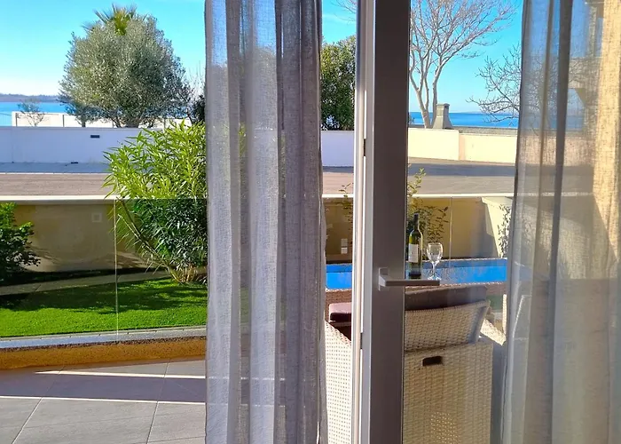 Mit Meerblick, 50 Meter Vom Sandstrand - Apartment