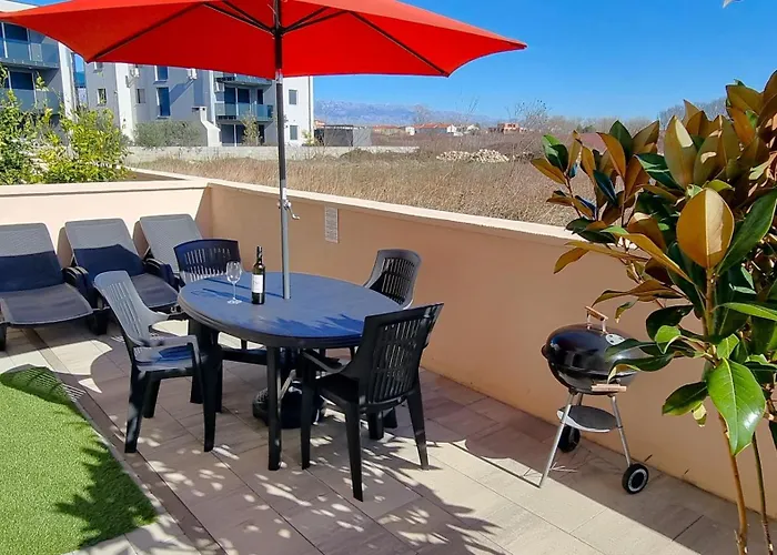 Apartment Mit Meerblick, 50 Meter Vom Sandstrand -