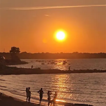 Mit Meerblick, 50 Meter Vom Sandstrand -